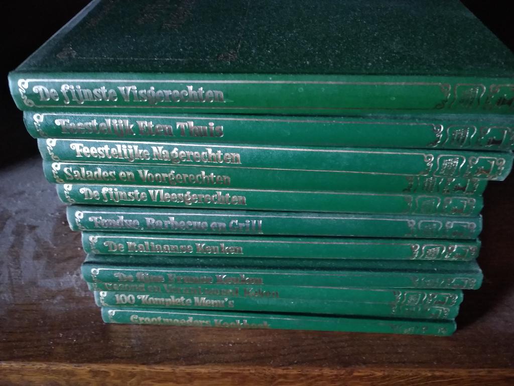 11 oude kookboeken, Livres, Livres de cuisine, Enlèvement, Comme neuf, Europe, Gâteau, Tarte, Pâtisserie et Desserts