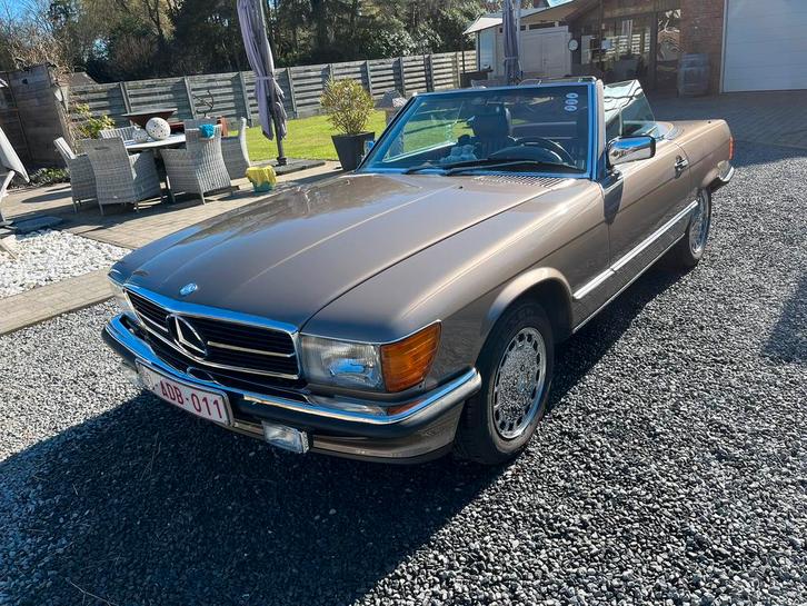 Mercedes 560 SL 107 , 1987 speciaal bruin metalic, Auto's, Oldtimers, Particulier, Mercedes-Benz, Benzine, Cabriolet, 2 deurs
