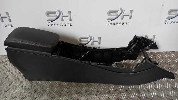 Middenconsoles van een Mercedes GLA, Auto-onderdelen, Interieur en Bekleding, Mercedes-Benz, Gebruikt, 3 maanden garantie, Ophalen of Verzenden