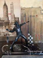 Banksy Supreme LV, Enlèvement ou Envoi