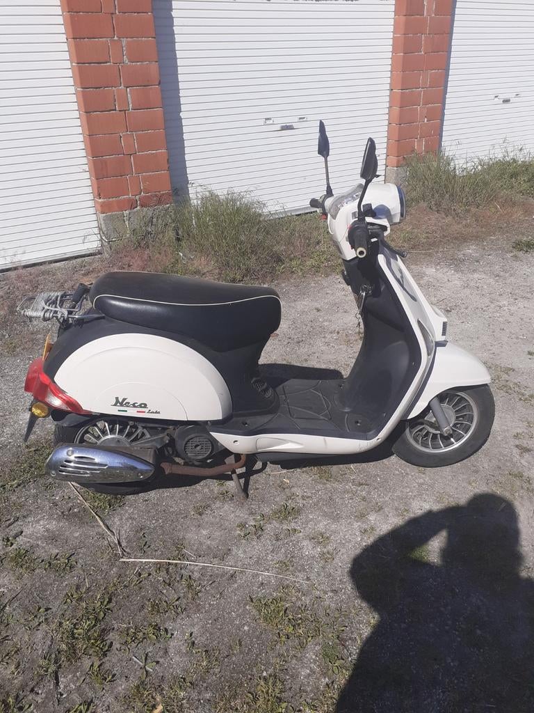 Scooter merk neco lola klasse A met papieren, Ophalen