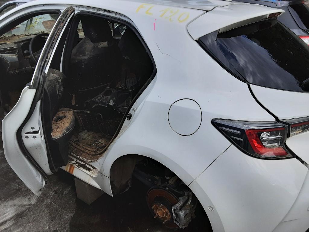 SPATBORD LINKS ACHTER Toyota Corolla (E21 / EA1 / EH1), Gebruikt, Mevr. I. Hauben, Spatbord, Toyota