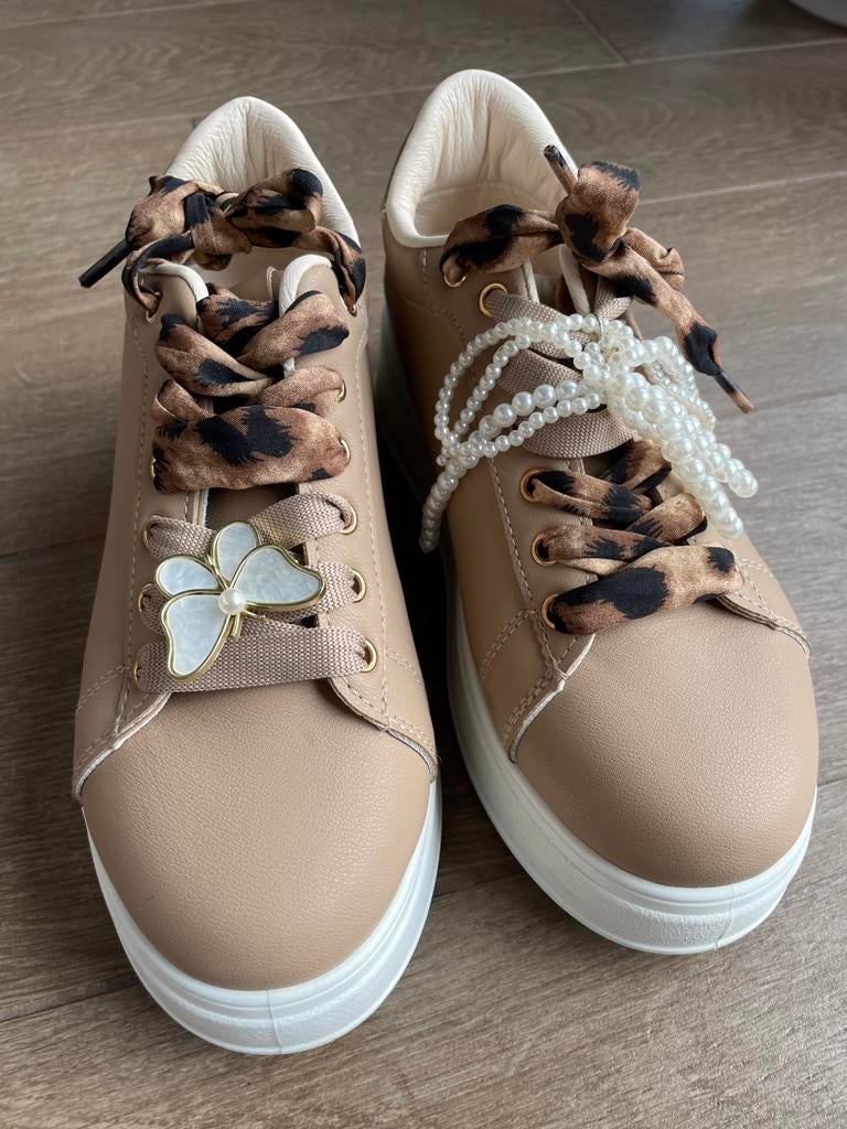 Chaussures beige pointure 36 mises 1x, Enlèvement, Comme neuf