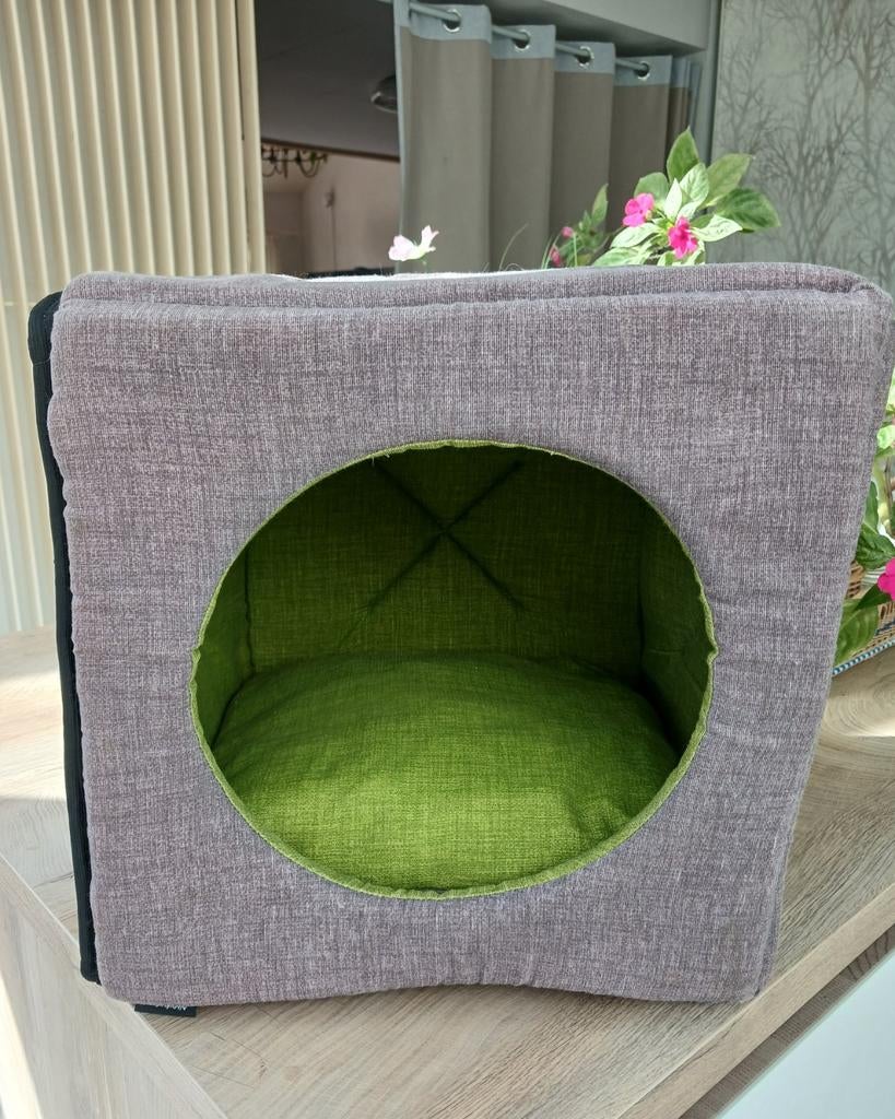 Panier niche cube avec coussin pour chat, Animaux & Accessoires, Paniers pour chats, Enlèvement
