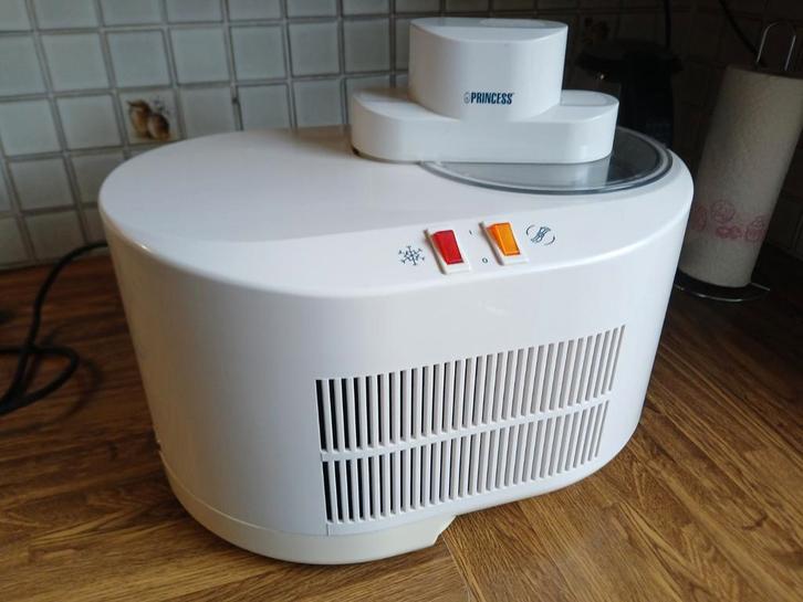 Ijsmachine met vriescompressor, Elektronische apparatuur, IJsmachines, Ophalen