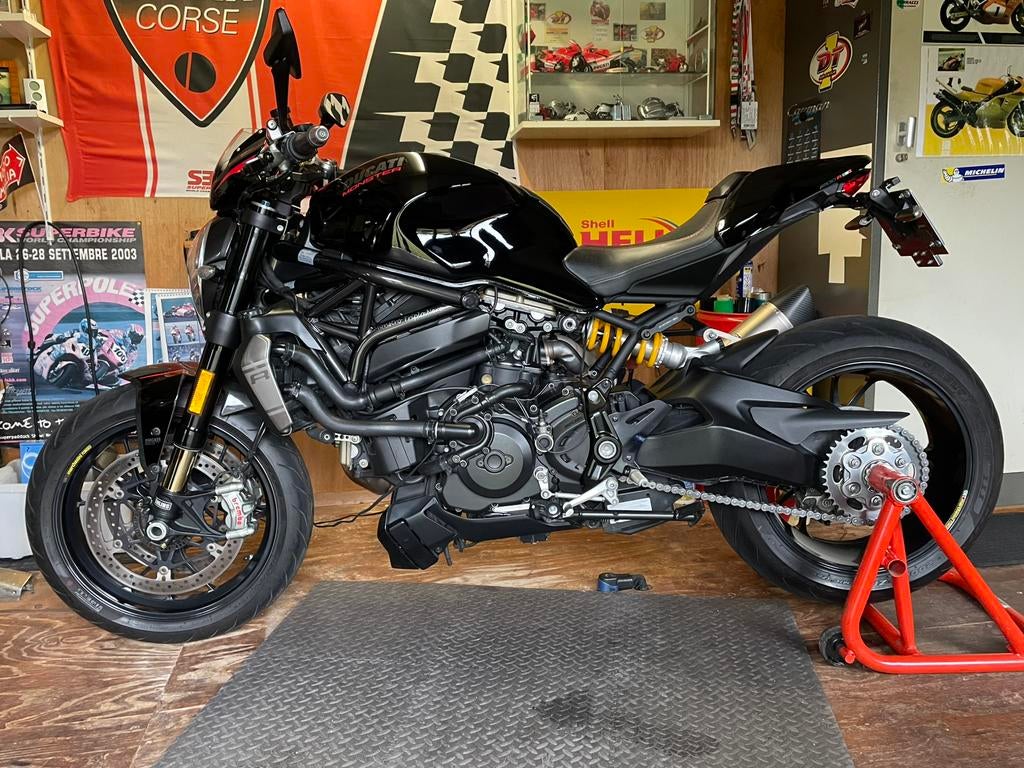Ducati monster 1200 R, Motoren, 2 cilinders, 1198 cc, Meer dan 35 kW, Naked bike
