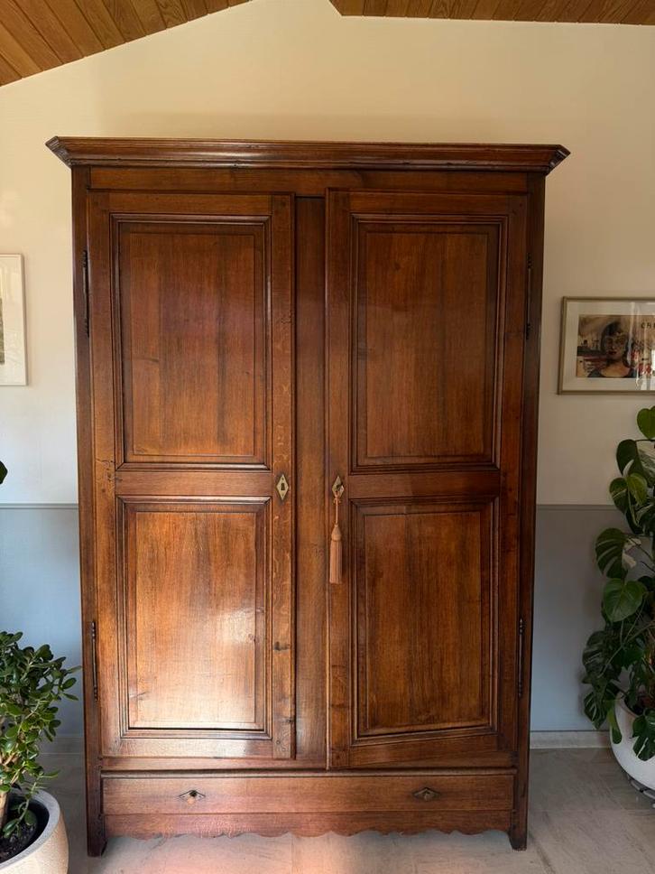 Massief eiken kledingkast (225x145x65), Antiek en Kunst, Antiek | Meubels | Kasten, Ophalen