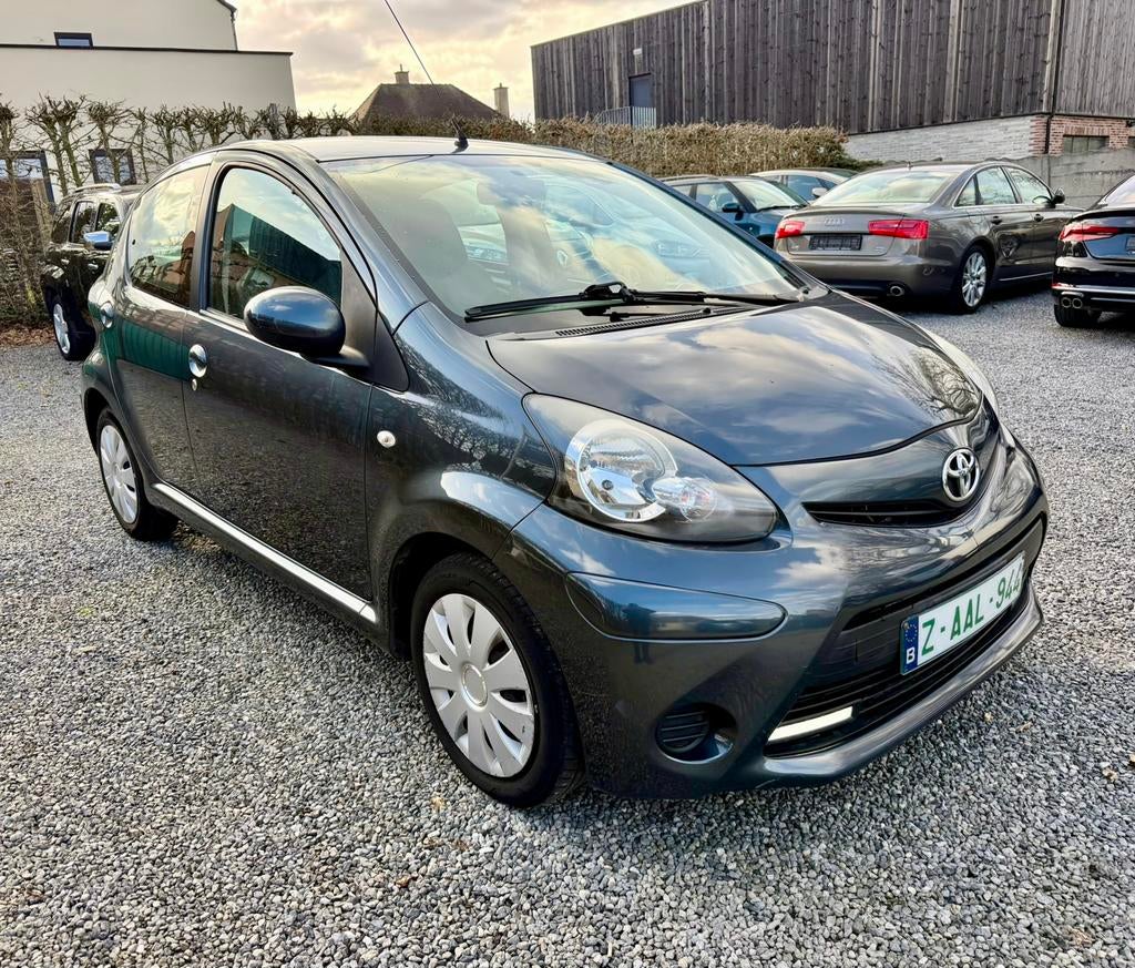 TOYOTA AYGO 1.0 ESSENCE 50.KW. AIRCO, Autos, Toyota, Euro 5, 50 kW, Entreprise, Boîte manuelle