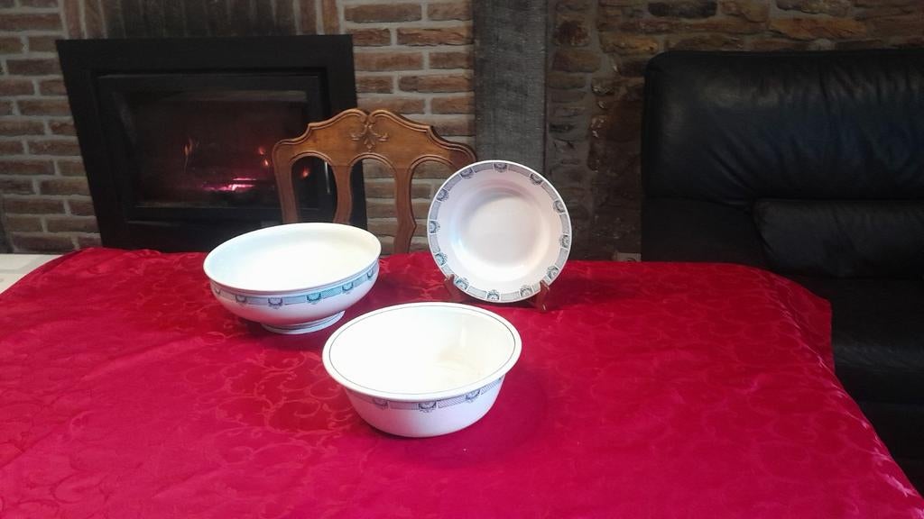 Assiette et plats St Amand les eaux (terre de fer n 4020), Ophalen