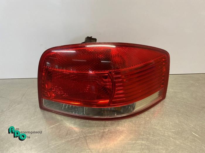 Feu arrière droit d'un Audi A3 (A3 03-), Autos : Pièces & Accessoires, Éclairage, Audi, Utilisé, 3 mois de garantie, Enlèvement ou Envoi