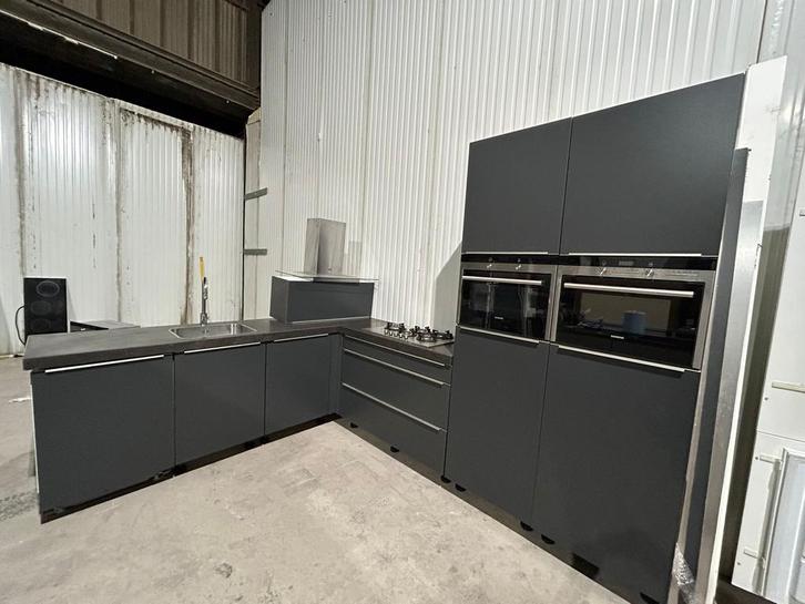 Prachtige volledige keuken grijs mat Bruynzeel, Tuin en Terras, Tuinschermen, Zo goed als nieuw, Ophalen of Verzenden