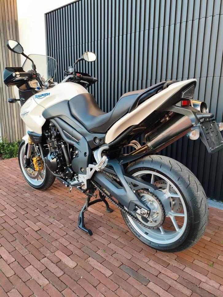 Triumph tiger 1050 sport, Motos, Motos | Triumph, Particulier, Sport, Poignées chauffantes, Échappement sport, Enlèvement