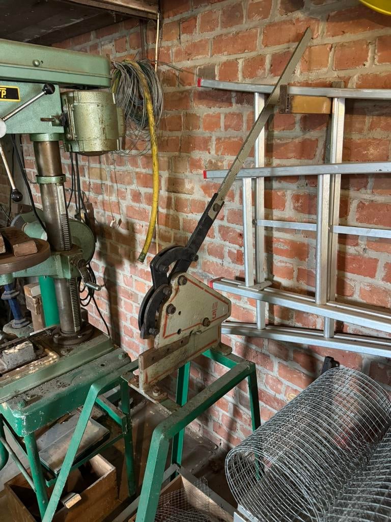 Plaatschaar met voet, Ophalen