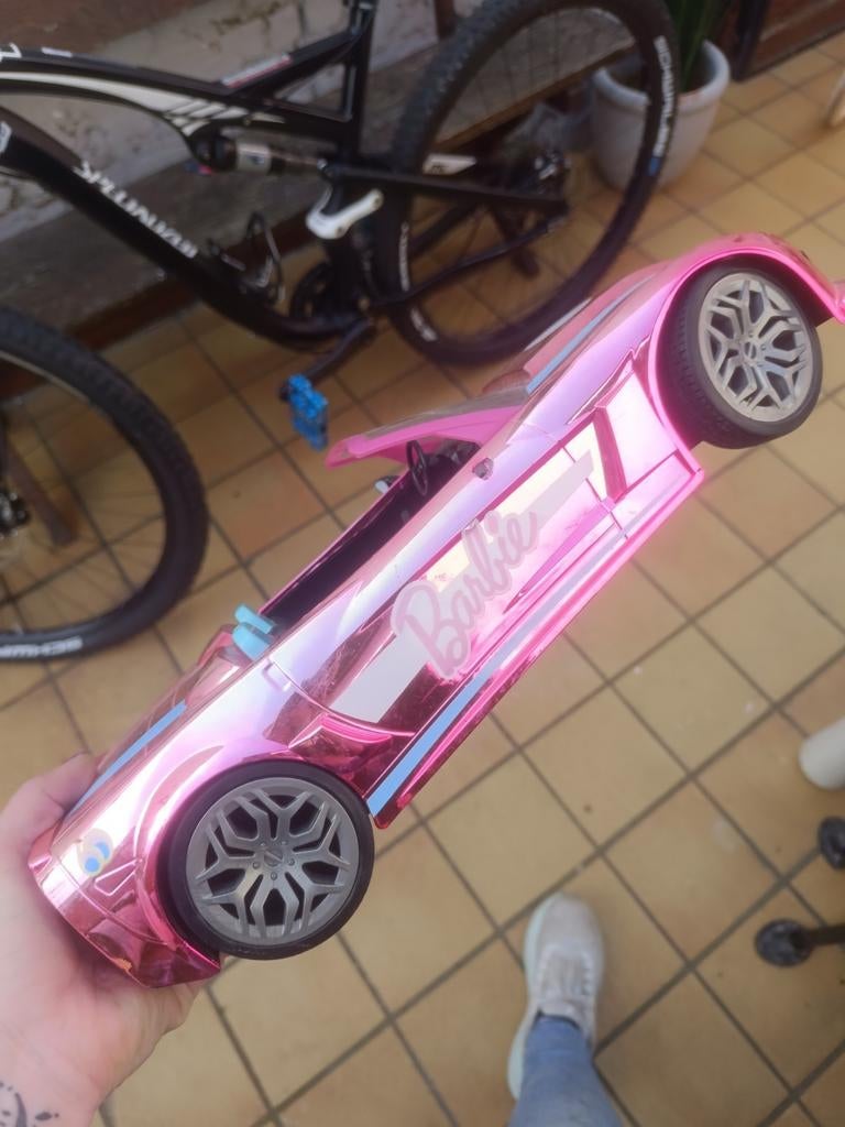 Barbie auto, Hobby en Vrije tijd, Modelbouw | Radiografisch | Auto's, Ophalen