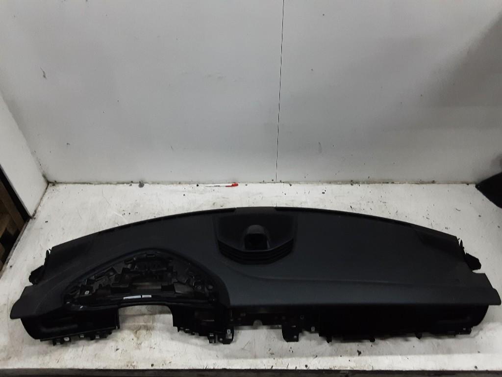 TABLEAU DE BORD Porsche Taycan (Y1A) (01-2019/12-2023), Utilisé, Rue de l'Espoir 34 34
4030  GRIVEGNÉE, BE, Info@Collignon.be