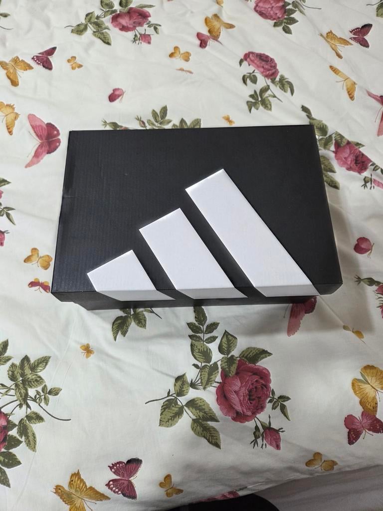 F50 voetbalschoenen niet veel gebruıkt maat 40, Computers en Software, Tablet-hoezen, Ophalen