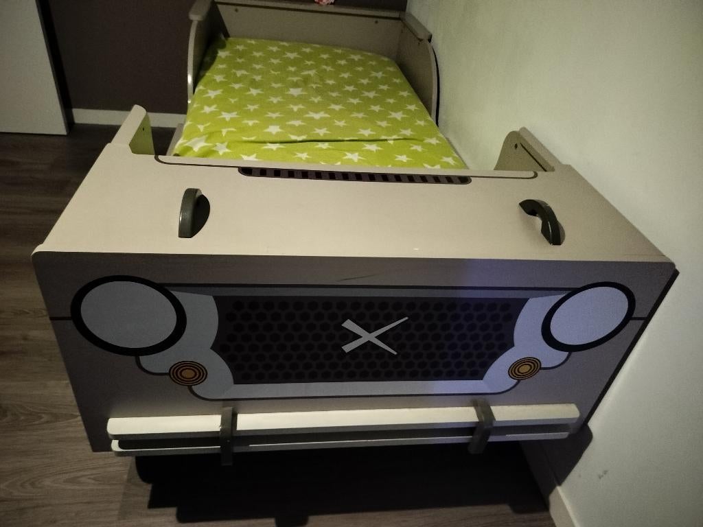 autobed/jeep, Kinderen en Baby's, Ophalen, 85 tot 100 cm, Gebruikt, Lattenbodem