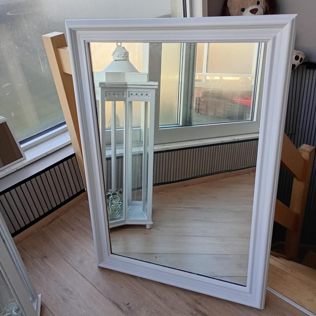 Grote geverfde licht grijze spiegel 73x103, Huis en Inrichting, Ophalen
