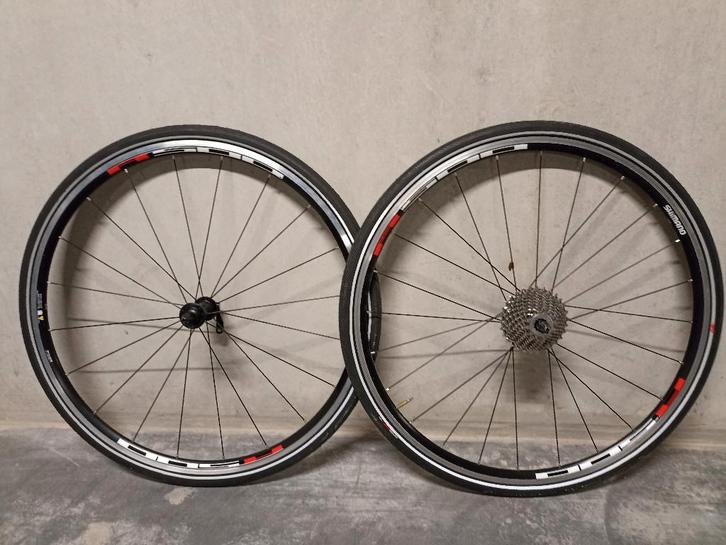 Set koerswielen, Sport en Fitness, Wielrennen, Zo goed als nieuw, Ophalen