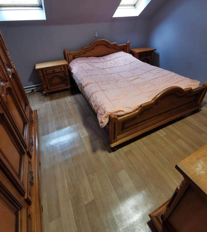 Chambre à coucher complète en bois - Déménagement, Maison & Meubles, Chambre à coucher | Chambres à coucher complètes, Utilisé