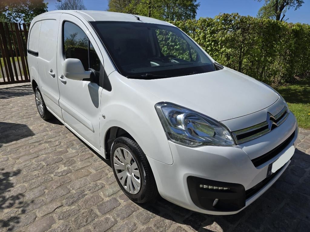 Citroën Berlingo 1.6 HDI lichte vracht Automaat / 197.801 km, Stof, 4 cilinders, Citroën, https://public.car-pass.be/vhr/c218ae8a-b5d5-4921-99e5-af794ce42eccc