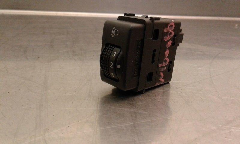 KOPLAMP IHV SCHAKELAAR Nissan Juke (F15) (01-2010/12-2019), Gebruikt, Nissan