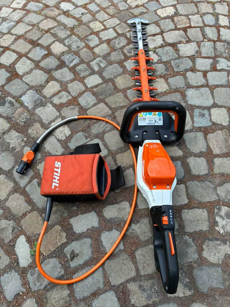 Stihl HSA 94R /600mm + gordeltas accuheggeschaar, Jardin & Terrasse, Taille-haies, Comme neuf, Batterie, Enlèvement