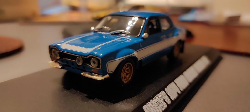Ford Escort MK1 RS2000 1974 1:43 in vitrinedoosje, Hobby en Vrije tijd, Modelauto's | 1:43, Ophalen of Verzenden