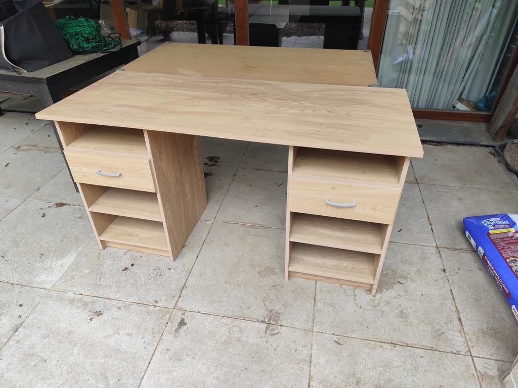 GRATIS (kinder)bureau in goede staat., Met lades, Bruin, Ophalen of Verzenden, Zo goed als nieuw