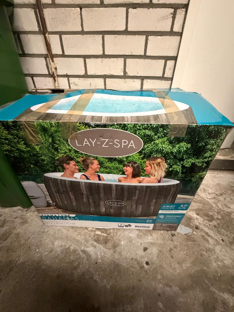 Jacuzzi, Tuin en Terras, Bubbelbaden en Hottubs, Zo goed als nieuw, Opblaasbaar, Afdekzeil, Pomp, Ophalen