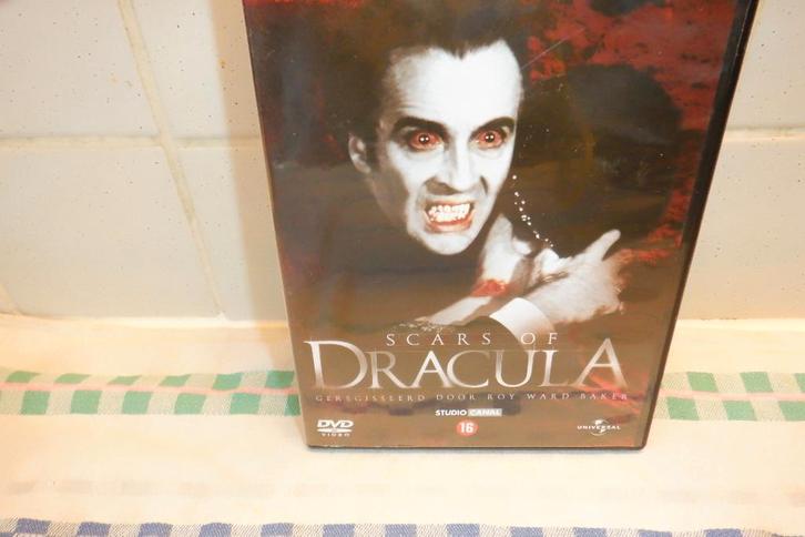 DVD Scars Of Dracula.(Christopher Lee), CD & DVD, DVD | Horreur, Comme neuf, Vampires ou Zombies, À partir de 16 ans, Envoi