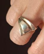 Zilveren ring verstelbaar aan de punt, Handtassen en Accessoires, Ringen, Ophalen of Verzenden, Zo goed als nieuw, 17 tot 18, Dame of Heer