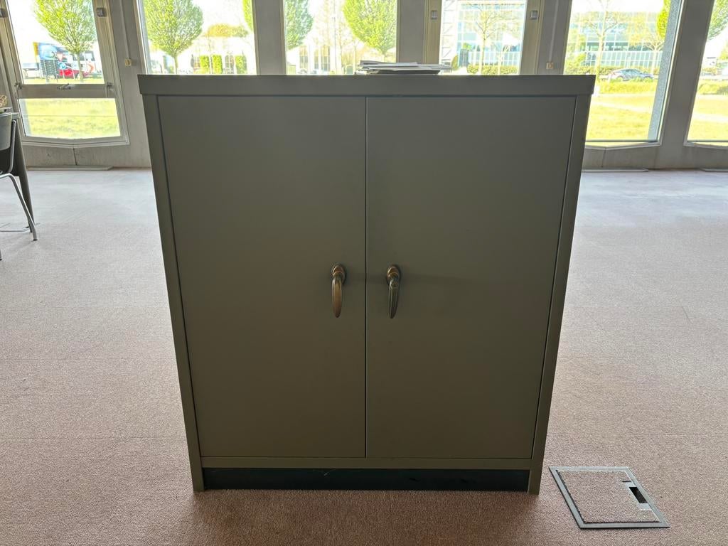 Vintage ijzeren kast, Huis en Inrichting, Ophalen, Gebruikt