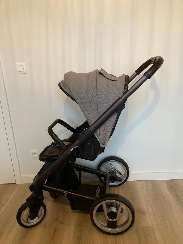 Mutsy i2 kinderwagen - complete set - in goede staat!, Zo goed als nieuw, Mutsy, Verstelbare duwstang, Ophalen