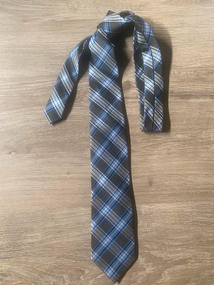 Cravate bleue/grise de la marque E5 - état neuf, Vêtements | Hommes, Cravates, Bleu, Enlèvement ou Envoi