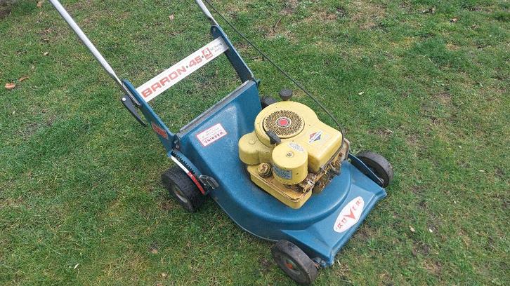 Rover grasmaaier in goede staat, Tuin en Terras, Grasmaaiers, Gebruikt, Benzine-grasmaaier, 40 t/m 49 cm, Cirkelmaaier, Opvangbak