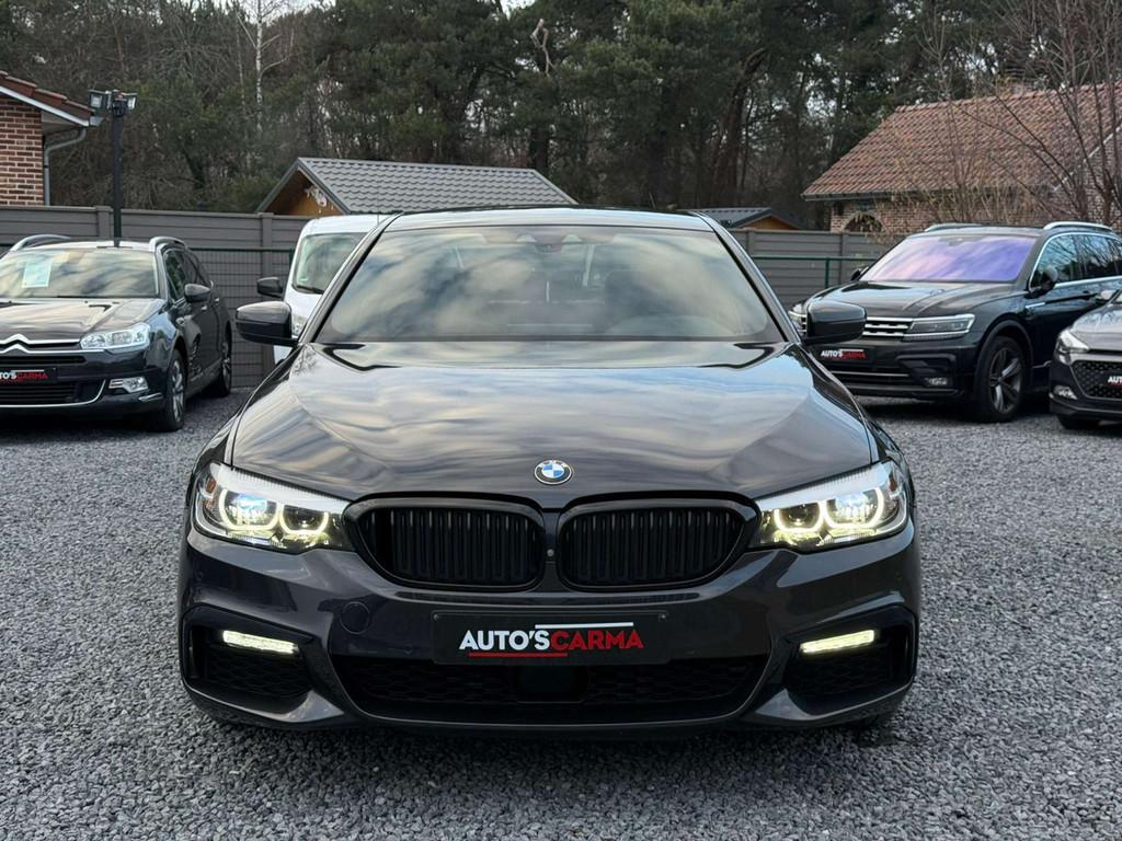 BMW 530 M-Pack Sport Camera CruiseC Led Xenon Navi Airco *, Auto's, Automaat, 4 cilinders, 2420 kg, Zwart