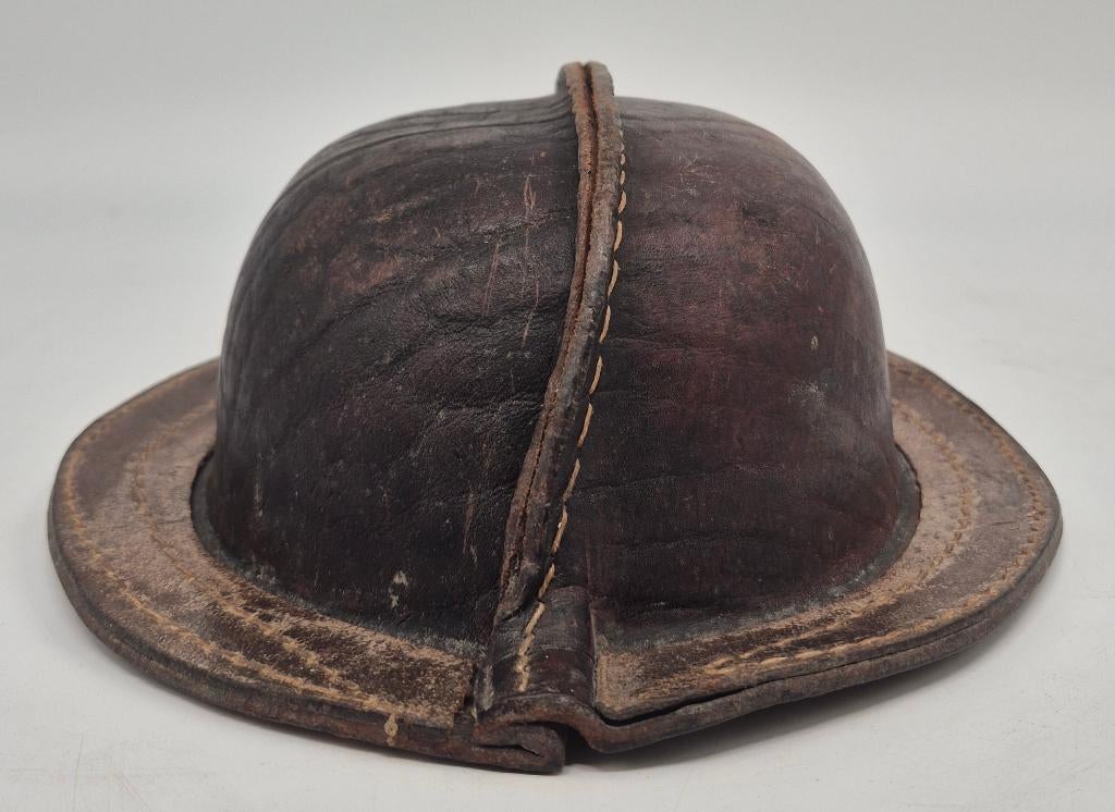 Antieke lederen mijnwerkershelm, Ophalen of Verzenden