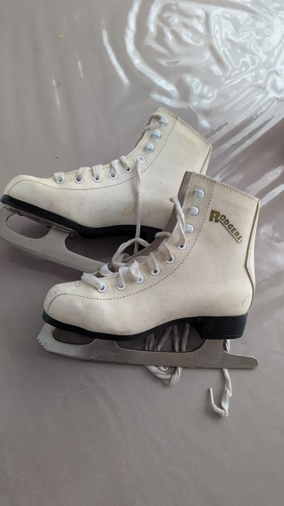 Patins à glace Rogers – Taille 33 (2½) – Bon état d’usage, Enlèvement ou Envoi
