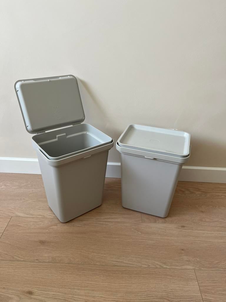 2 vuilbakjes ikea, Maison & Meubles, Accessoires pour la Maison | Poubelles, Enlèvement, Comme neuf