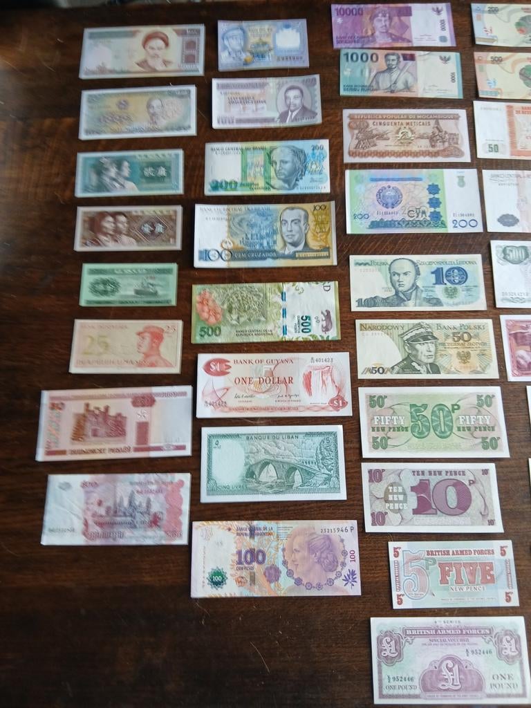 Joli lot de billets UNC dans le monde, Enlèvement ou Envoi