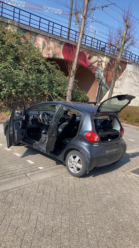 Toyota Aygo, Autos, Toyota, Particulier, Aygo, Essence, 5 portes, Boîte manuelle, Bleu, Noir, Enlèvement