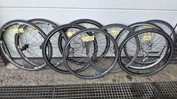 Goede smalle 28" fietswielen Shimano Campagnolo Mavic Rigida beschikbaar voor biedingen