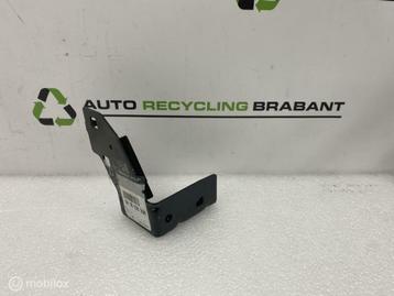 Steun Voorscherm Links Renault Clio 4 NIEUW 641815839R beschikbaar voor biedingen