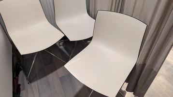 Design stoelen ARPER Catifa 46 beschikbaar voor biedingen