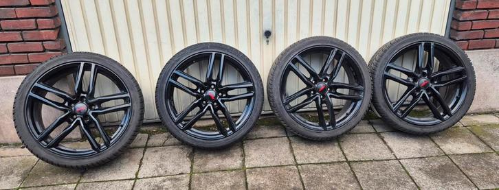 Audi TT Winterkit (2014-2024), in uitstekende staat., Auto-onderdelen, Banden en Velgen, Band(en), Winterbanden, 19 inch, 245 mm