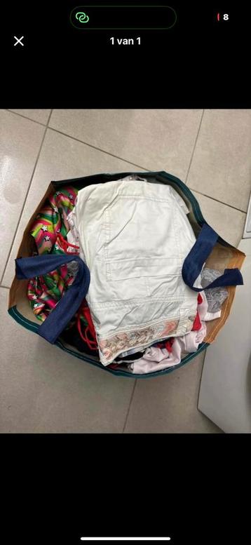 Dames kleding beschikbaar voor biedingen