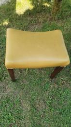 TABOURET/REPOSE PIEDS/POUF VINTAGE EN SKAI DES ANNEES '70, Maison & Meubles, Enlèvement ou Envoi, Comme neuf