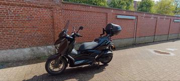 Yamaha XMAX 2024 Tech Max + toebehoren en 4 jaar garantie  beschikbaar voor biedingen