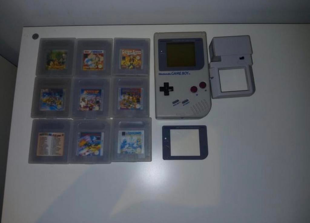 Game boy + lamp + spellen, Games en Spelcomputers, Games | Overige, Zo goed als nieuw, Ophalen